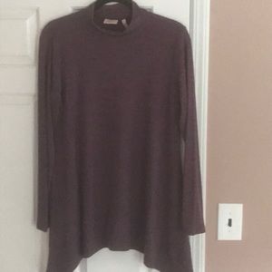 LOGO Lotus collection top - Never Worn!